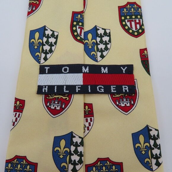 Tommy Hilfiger Yellow Red Blue Logo Crest Print Mens Necktie Tie Italian Silk - Picture 3 of 6